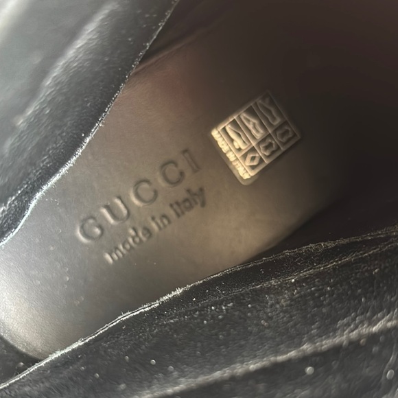 Gucci Black High-Top Sneakers with Red and Green Stripes - Picture 7 of 13